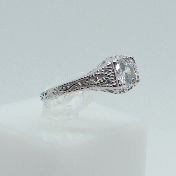 Antique .925 Sterling Silver Solitaire Ring - Picture 2 of 7